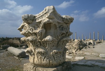 Corinthian capital by Roman